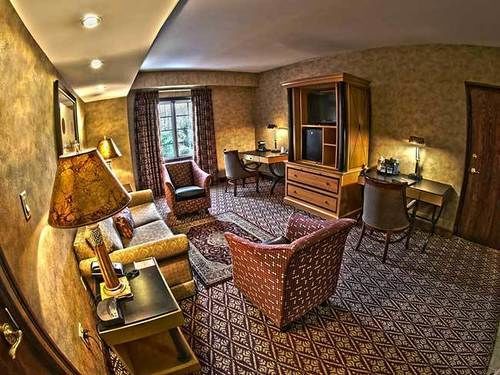 Bertram Inn And Conference Center Aurora Екстериор снимка