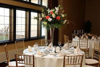 Bertram Inn And Conference Center Aurora Екстериор снимка